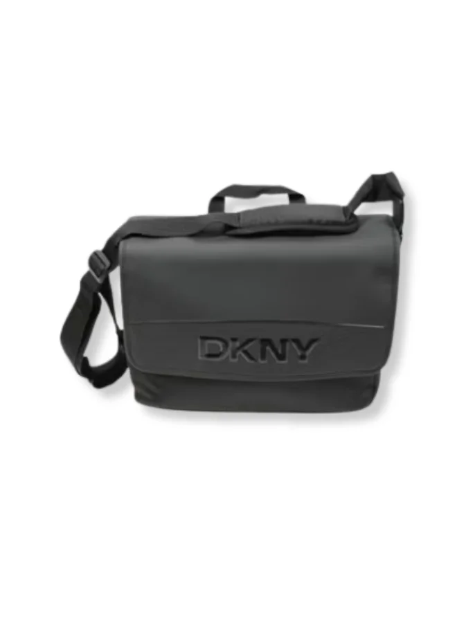 د ك ن ي حقيبة كروس بودي رجالية من دي كيه إن واي بشعار بارز وحزام قابل للتعديل - أسود